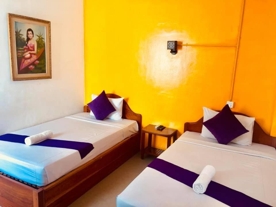 Route 66 Music Restaurant & Hostel Siem Reap Exterior photo